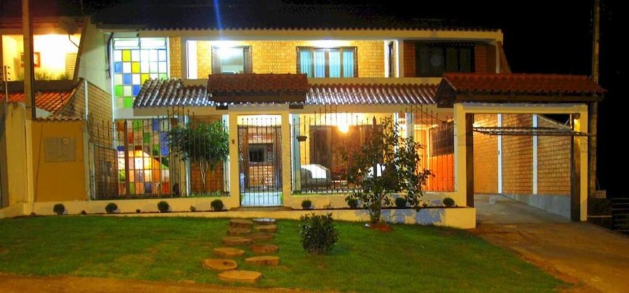 Guest House La Mansion Фос-ду-Іґуасу Екстер'єр фото